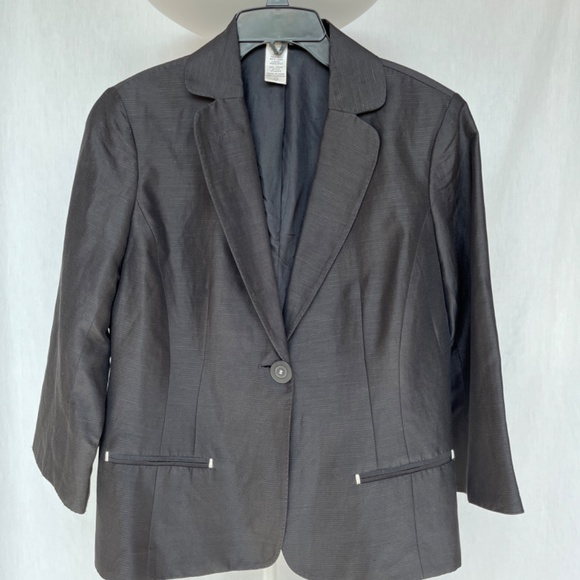 Studio (8 US) silk & linen one-button blazer in black - Picture 2 of 16